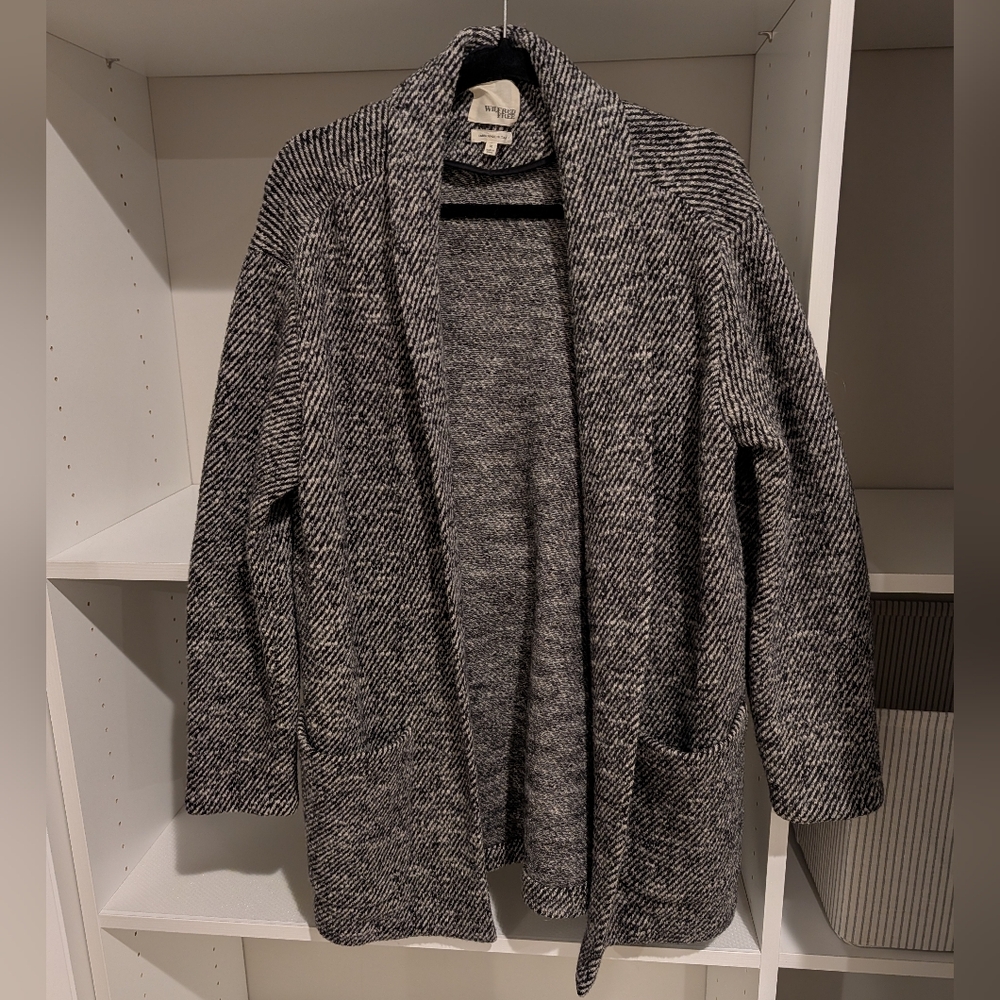 Aritzia Wilfred Black and White Knit Cardigan